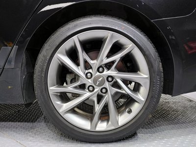 2021 Genesis THE NEW G70 photo 6