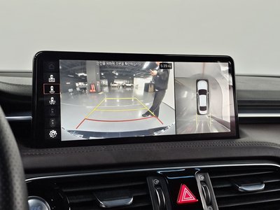 2021 Genesis THE NEW G70 thumbnail 17