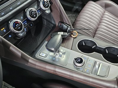 2021 Genesis THE NEW G70 photo 9