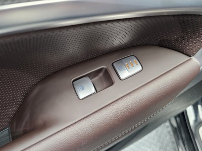 2021 Genesis THE NEW G70 thumbnail 18