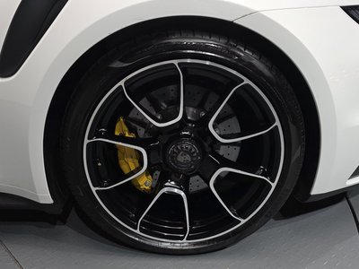 PORSCHE 911 - 8