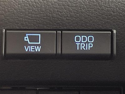 TOYOTA LAND CRUISER 300 - 8