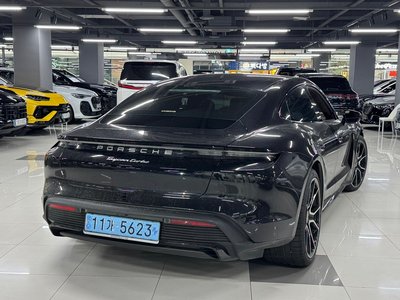 2023 Porsche TAYCAN 照片 2
