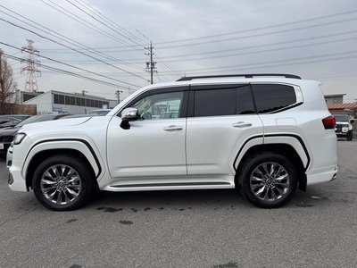 TOYOTA LAND CRUISER 300 - 7