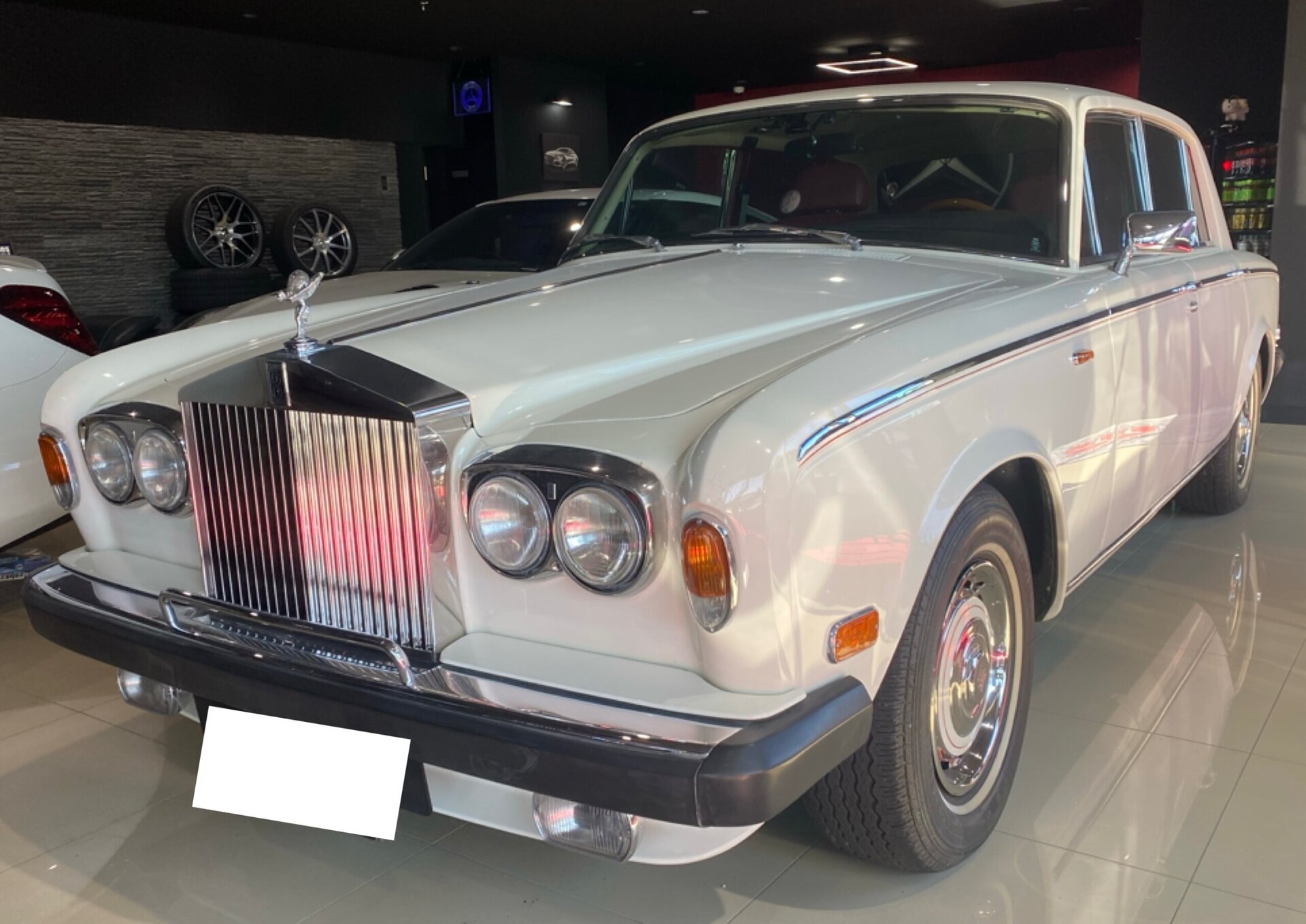 ROLLS ROYCE SILVER SHADOW - View 1