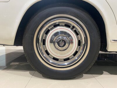 ROLLS-ROYCE SILVER SHADOW - 10