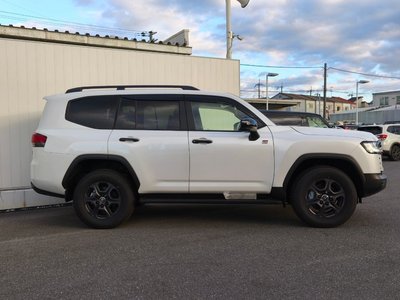 TOYOTA LAND CRUISER 300 - 10