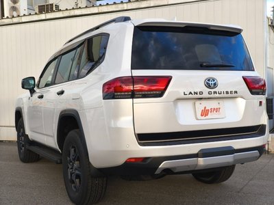 TOYOTA LAND CRUISER 300 - 3