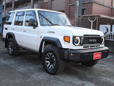 TOYOTA LAND CRUISER 70 - 5