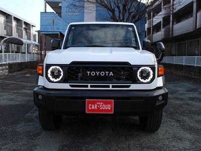 TOYOTA LAND CRUISER 70 - 4