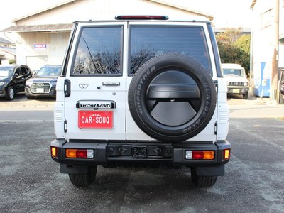TOYOTA LAND CRUISER 70 - 8