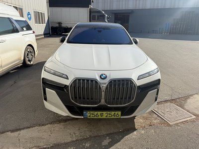 BMW 7 SERIES - 1