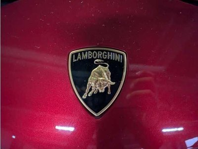 LAMBORGHINI URUS - 8