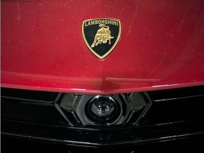 LAMBORGHINI URUS - 7