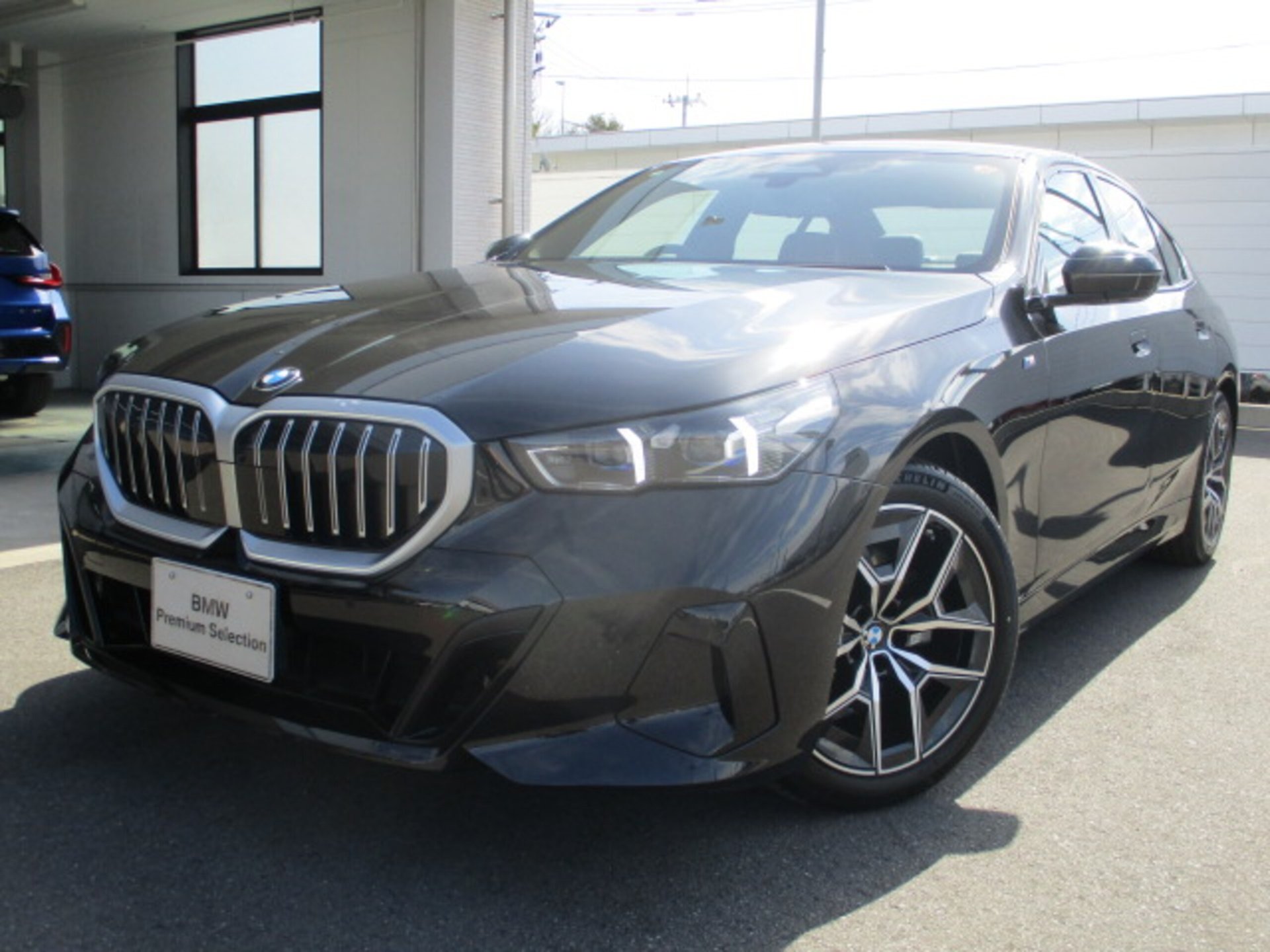 BMW 5 SERIES - View 1
