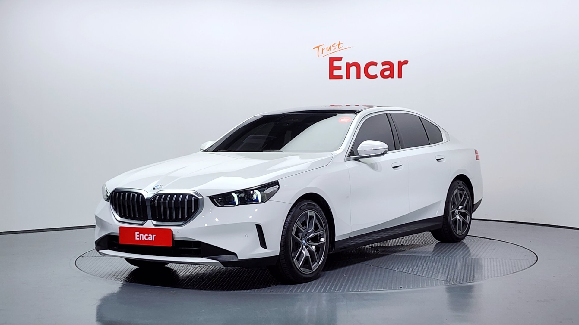 BMW 5 SERIES - View 1