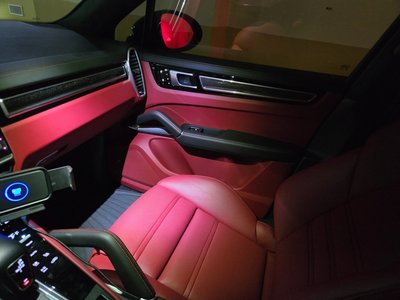 2021 Porsche CAYENNE photo 8