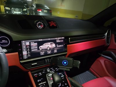 2021 Porsche CAYENNE photo 5