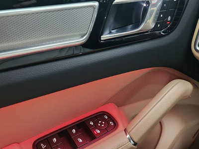 2023 Porsche CAYENNE — миниатюра 16