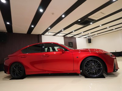 LEXUS IS - 9