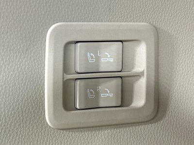 2025 Toyota LAND CRUISER 300 — миниатюра 48