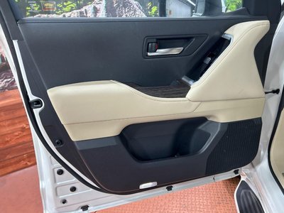 2025 Toyota LAND CRUISER 300 — миниатюра 57