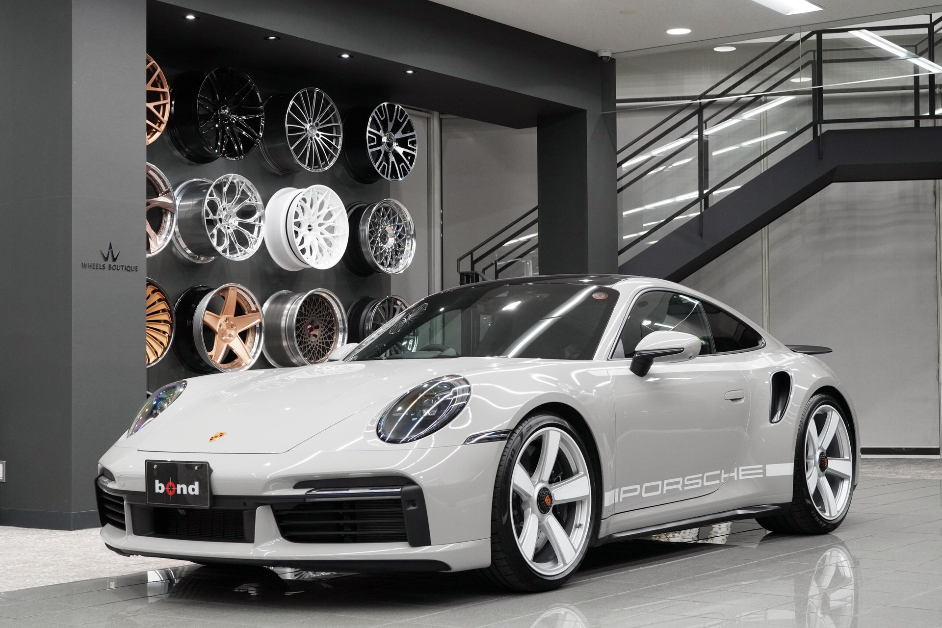 PORSCHE 911 - View 1