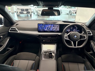 صورة مصغرة 31 لـ 2025 BMW 3 SERIES TOURING
