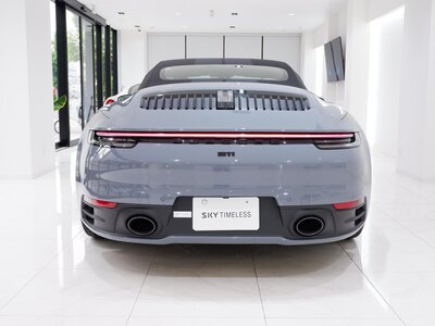 PORSCHE 911 CABRIOLET - 10