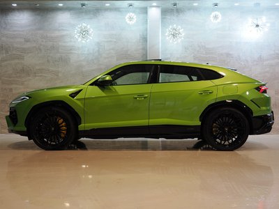 LAMBORGHINI URUS - 5
