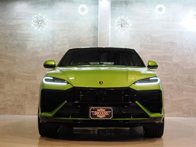 LAMBORGHINI URUS - 3