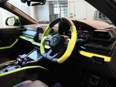 LAMBORGHINI URUS - 9