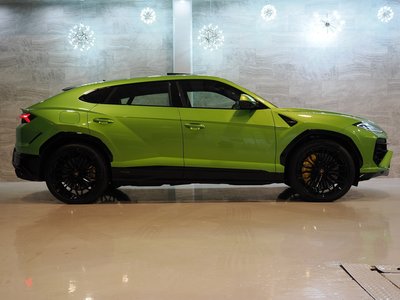 LAMBORGHINI URUS - 7