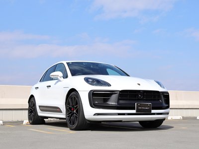 PORSCHE MACAN - 1
