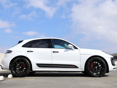 PORSCHE MACAN - 10