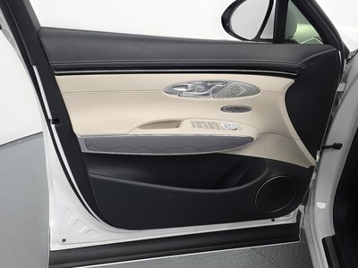 2023 Genesis GV70 — миниатюра 14