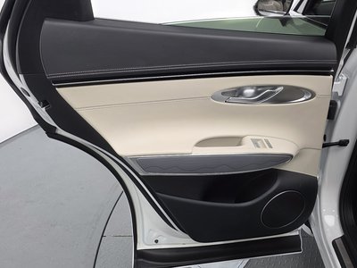2023 Genesis GV70 — миниатюра 15