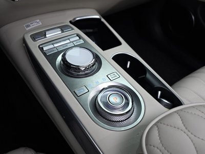 2023 Genesis GV70 — миниатюра 12