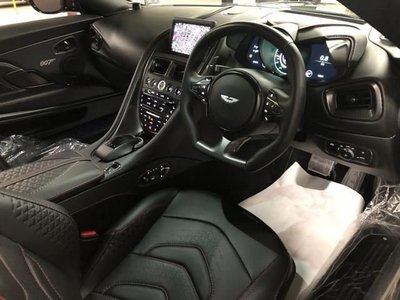 ASTON MARTIN ASTON MARTIN DBS SUPERLEGGERA - 10