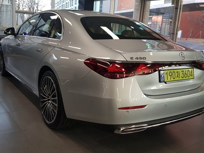 MERCEDES-BENZ E-CLASS - 7