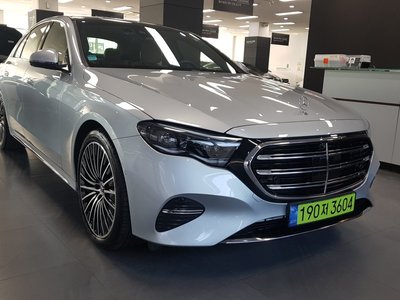 MERCEDES-BENZ E-CLASS - 2