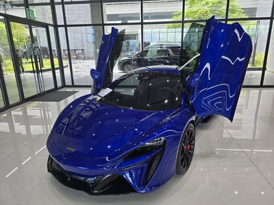 MCLAREN ARTURA