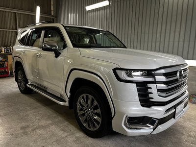 2025 Toyota LAND CRUISER 300 thumbnail 3