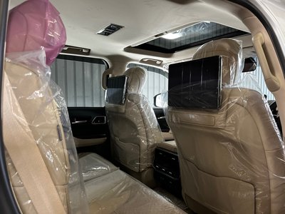 2025 Toyota LAND CRUISER 300 thumbnail 16