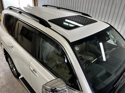 2025 Toyota LAND CRUISER 300 thumbnail 4