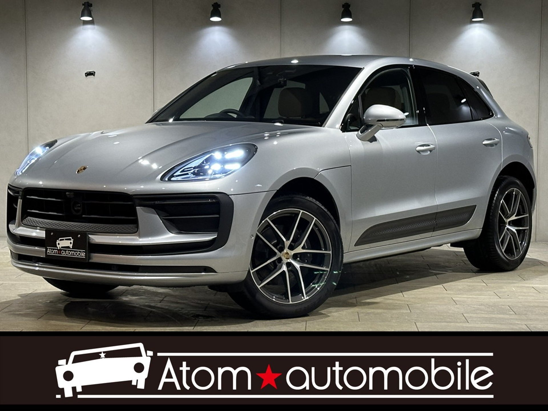 PORSCHE MACAN - View 1
