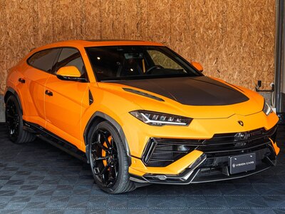 LAMBORGHINI URUS - 6