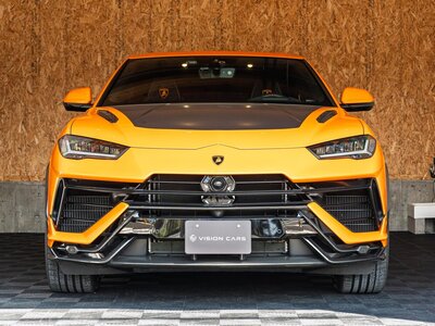 LAMBORGHINI URUS - 10