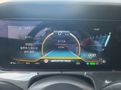 MERCEDES-BENZ E-CLASS - 8