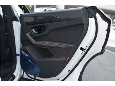 صورة مصغرة 46 لـ 2026 Lamborghini URUS